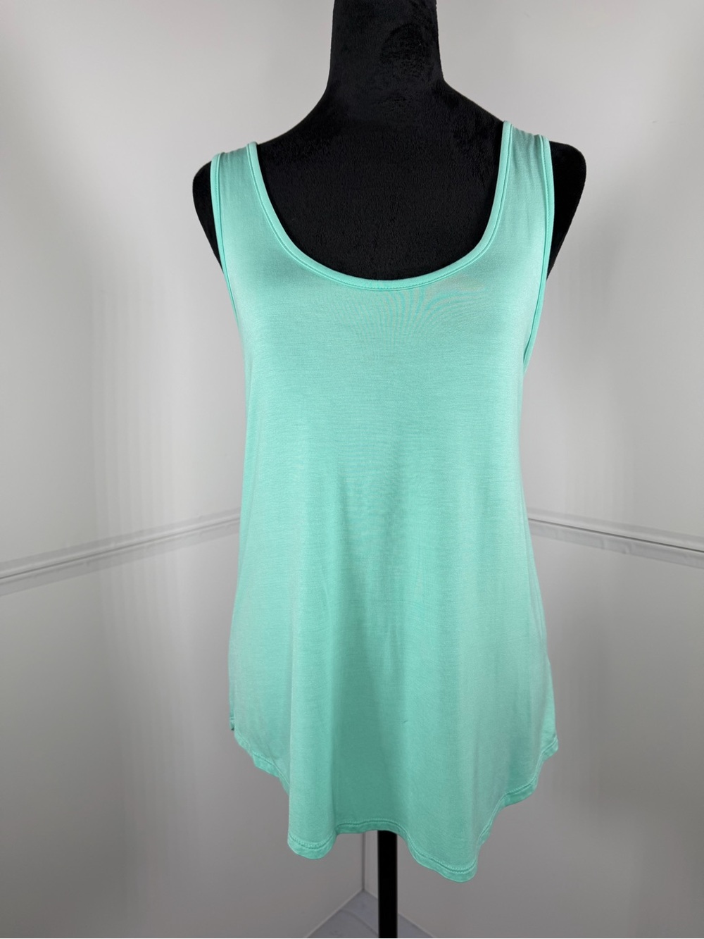 Emma's Closet Mint Green Sleeveless Tunic Tank Top Size Medium